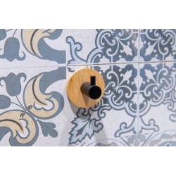 Vešiak na stenu na nalepenie 3M, kov (čierna farba), bambus